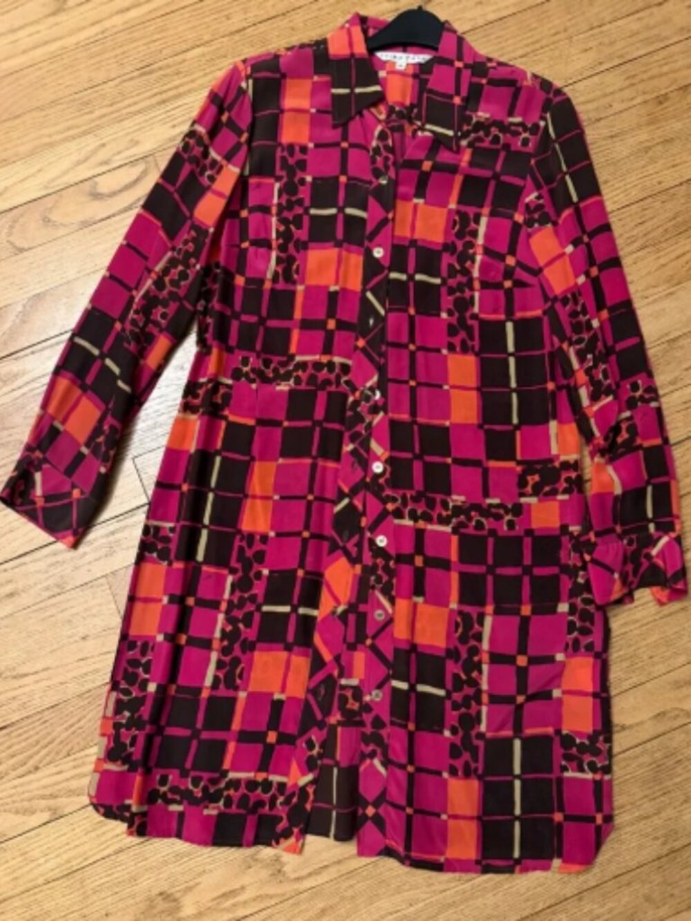 Trina‎ Turk 100% Silk Colorful 70s Shirt Dress Size 4 gold buttons.